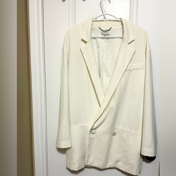 Aritizia Babaton White Blazer - xs/s - Picture 1 of 4